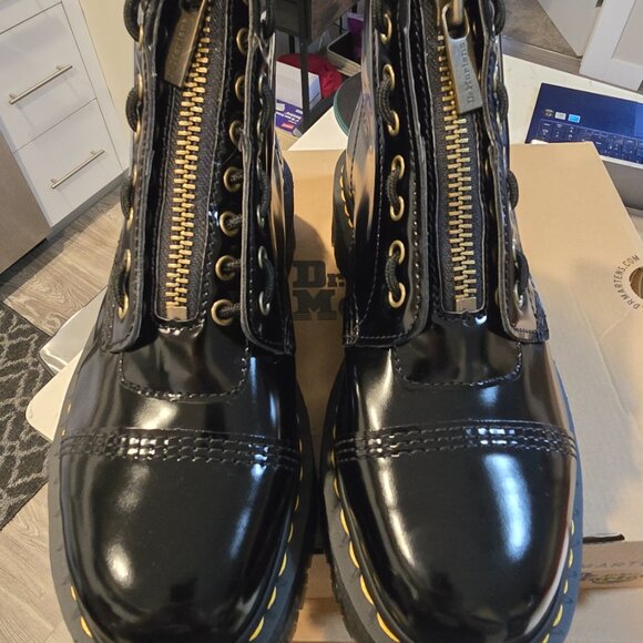 Dr. Martens Vegan Leather Sinclair 26410001 Platform Boot Boots Women's Sz 9 NEW - Picture 4 of 10